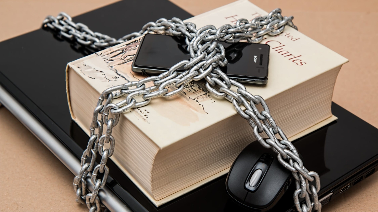 InvestorsSIA_censorship-limitations-freedom-of-expression-restricted-39584